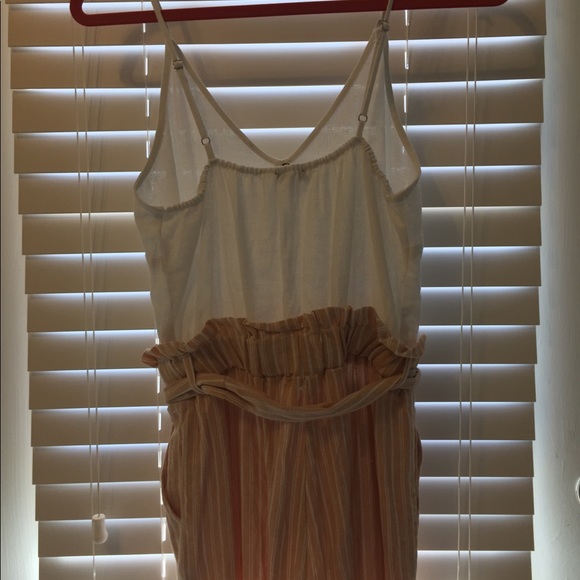 White and coral beachy jumpsuit. - Picture 4 of 6